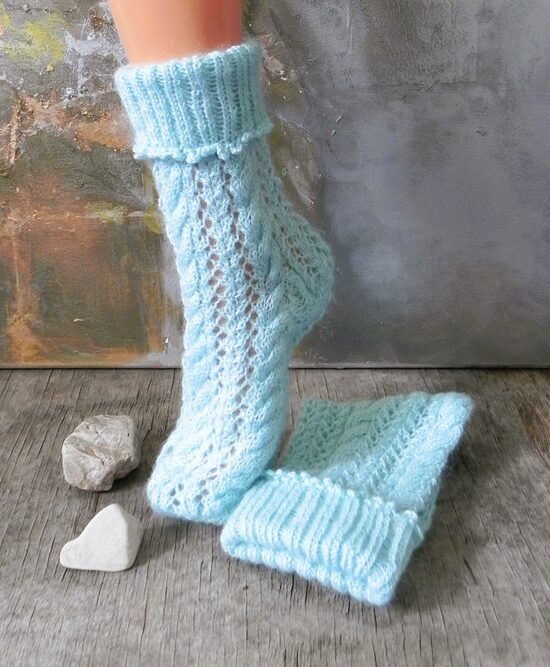 LIGHT BLUE PATTERNED SOCKS