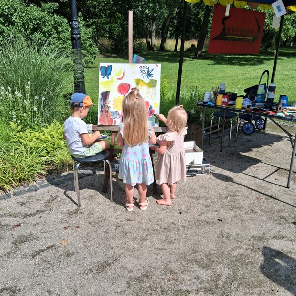 Little artists!