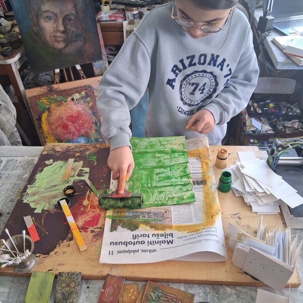 02.05.26. We learned to mix Painting&Graphics, creating Tote Bags for the Summer!