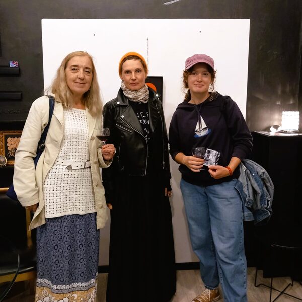Ar manu kolēģi no Oforta Ģildes, mākslinieci Jekaterinu Grjazevu un viņas meitu!