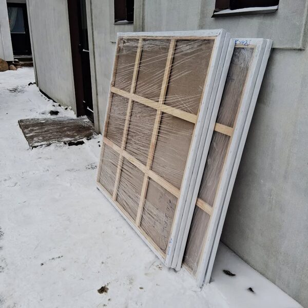 The first 5 big canvases were delivered to me!