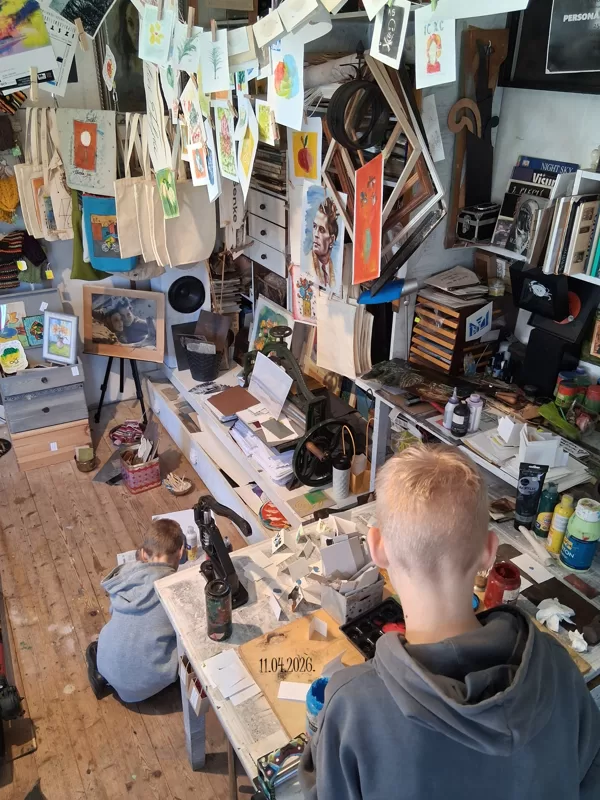 11.04.2026. Galeriju&studiju apmeklēja divi nopietni mākslinieki!
