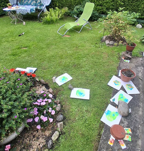 06.08.26. Lots of beautiful works all over my garden!