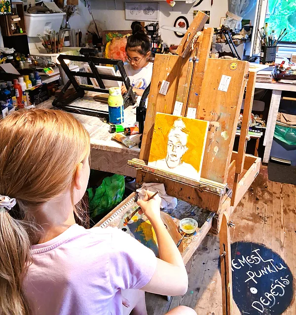 06.08.26. Today the girls painted each other!