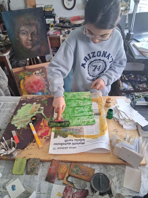 02.05.26. We learned to mix Painting&Graphics, creating Tote Bags for the Summer!