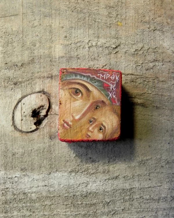 Miniatūra. Dievmāte. Olas tempera. 2,8x2,3cm.