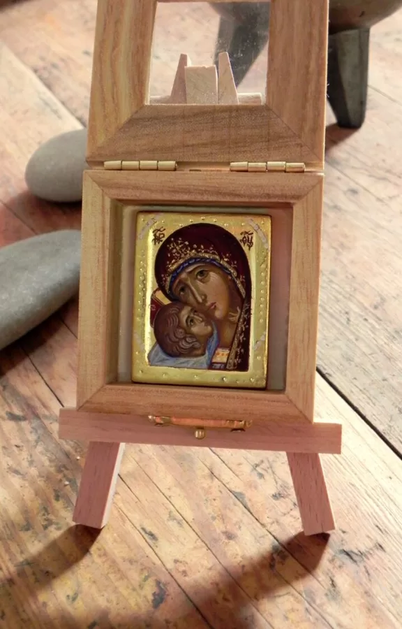 Miniatūra. Eleusa. Olas tempera, zelts. 3x2cm.