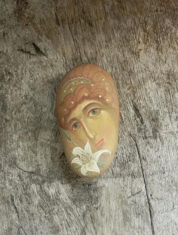 The Angel of the Good News. Painted directly on stone, egg tempera, gold. 7,5x4,3cm. 202