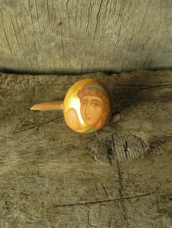 Angel. Stone, levkas, egg tempera, gold. 5x4,5cm. 2021