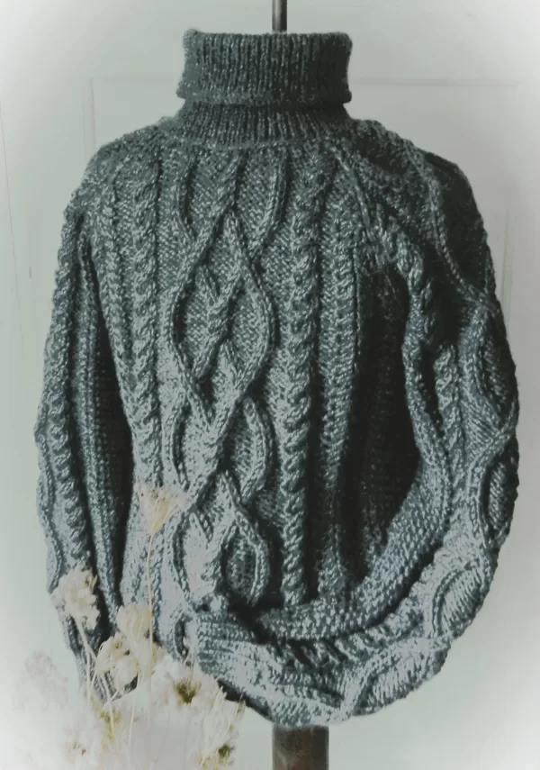 Men's reglan sweater. 2023
