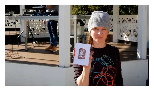 ex-libris for DJ, behind me. Created in linocut right on the street