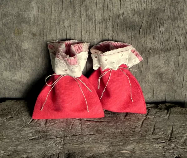 I sewed small bags for small art!