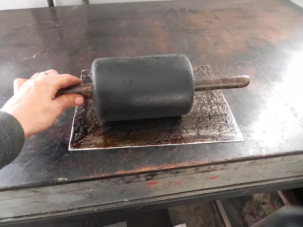 zinc plate on the warm stove - preparation for the work
